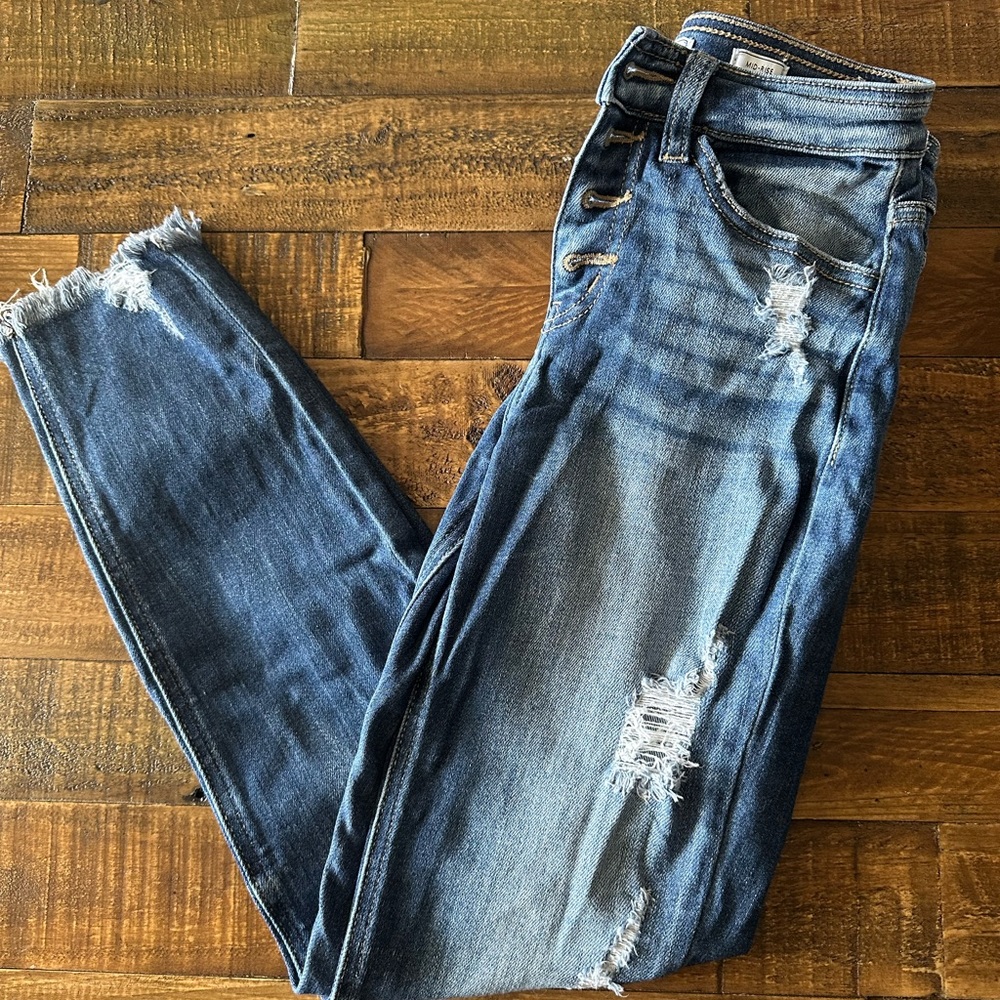 Sz 24 KanCan distressed jeans